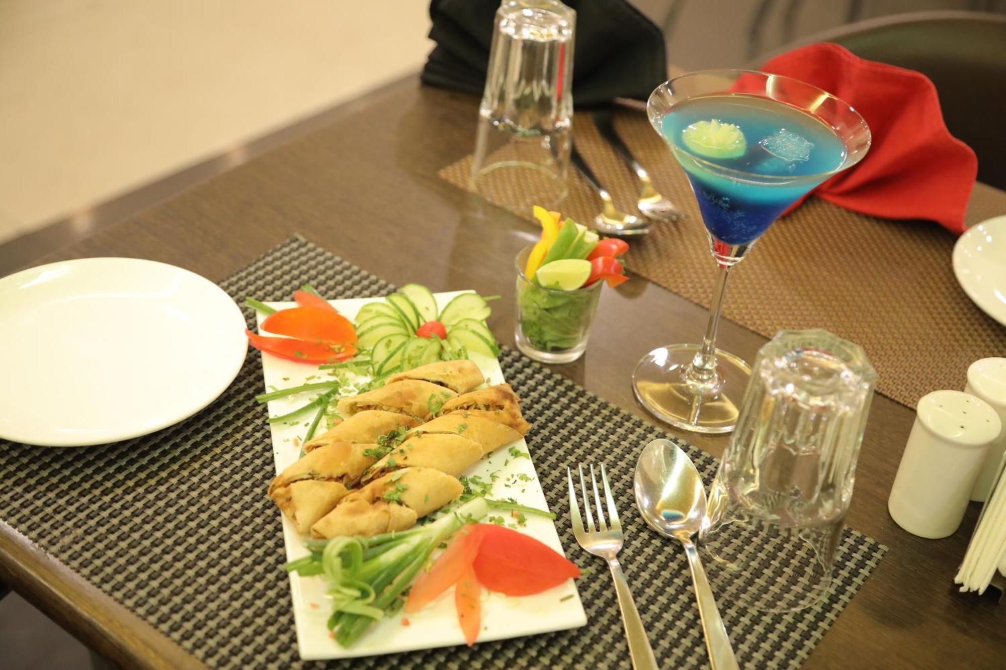 Hyphen Haridwar Grand Hotel Екстериор снимка